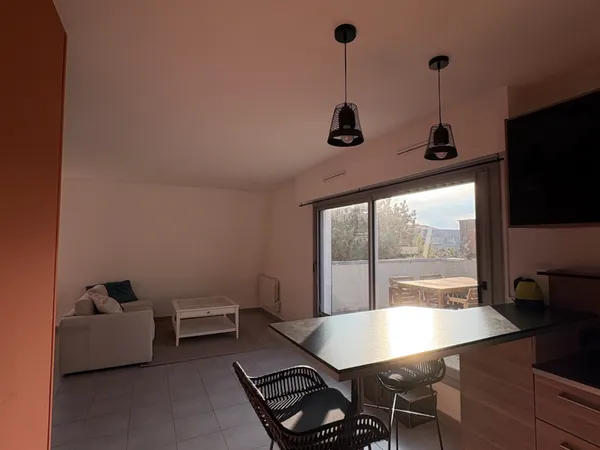 Loue à l'année appartement duplex Bernieres sur mer 