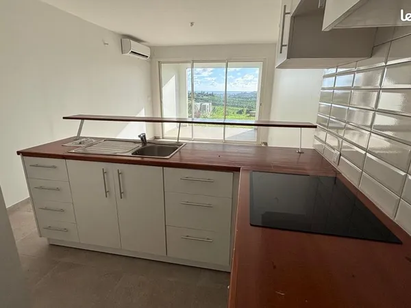 Studio 1 pièce 38 m² 