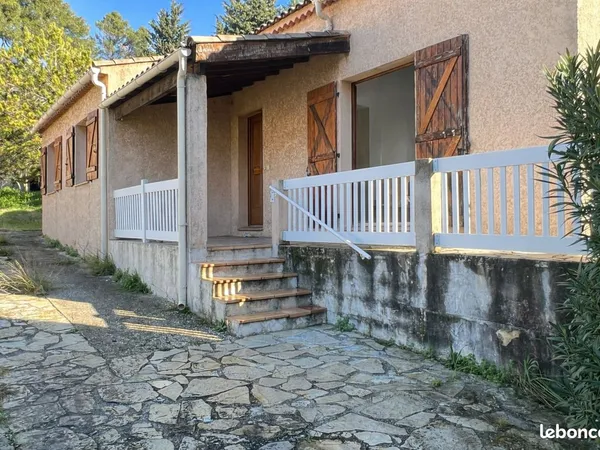 Maison de plain-pied + mezzanine 100 m² à La Penne sur Huveaune 