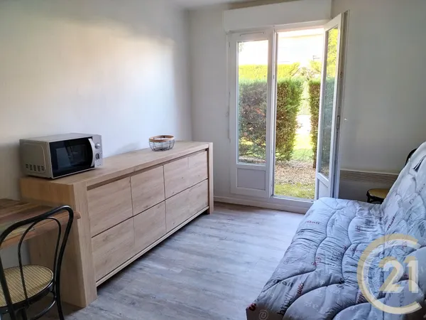 Studio 1 pièce 16 m² 