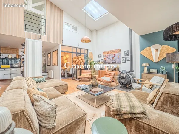 Loft 5 pièces 183 m² 