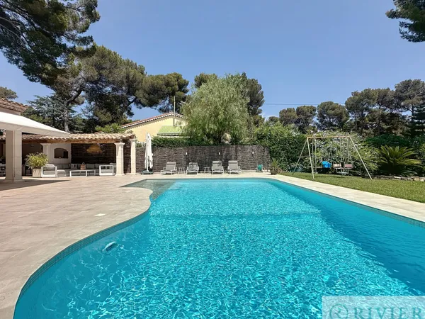 LE CANNET PINEDE VILLA T5 INDIVIDUELLE 145 M2 PISCINE JARD 