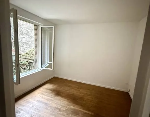 Studio 1 pièce 25 m² 