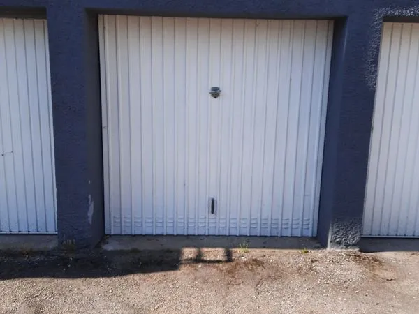 Loue box de garage 