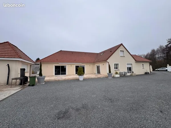 Maison 4 pièces 159 m² 