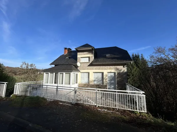 Maison 8 pièces 180 m² 