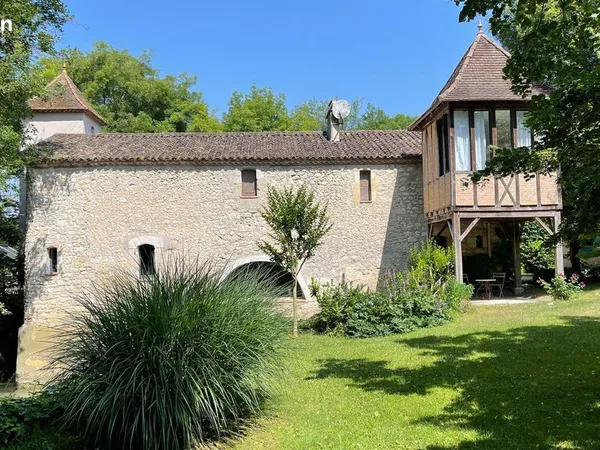 Maison 7 pièces 260 m² 