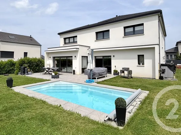 Maison 8 pièces 235 m² 