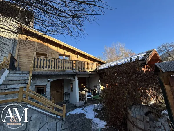 Maison 5 pièces 256 m² 