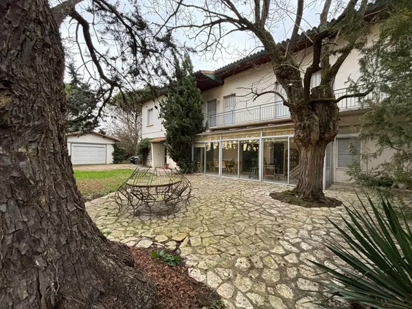 Maison 7 pièces 268 m² 