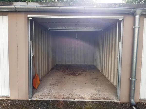 Garage à louer sur divers secteurs 