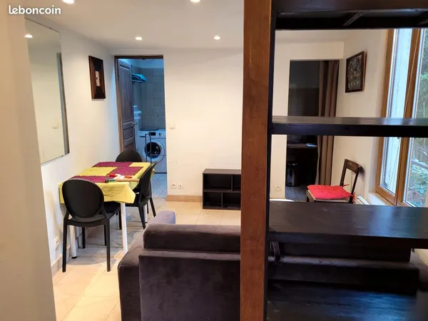 Joli studio meublé dans une petite copropriété calme et fleurie 