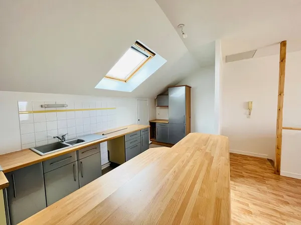 Appartement 2 pièces 77 m² 