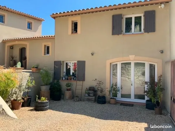 Location villa T3 avec jardin Venelles 