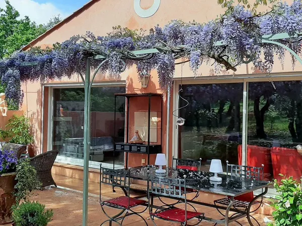 Belle Villa de plain-pied avec piscine et maison d'amis 