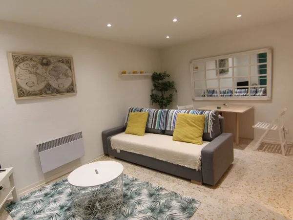 Studio 1 pièce 27 m² 