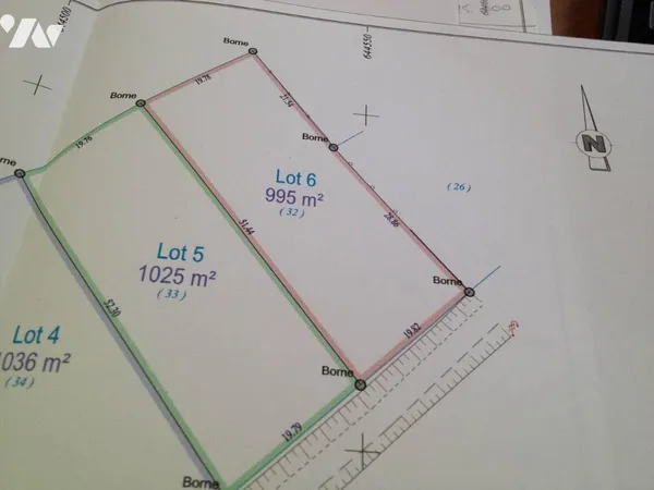 Terrain 995 m² 