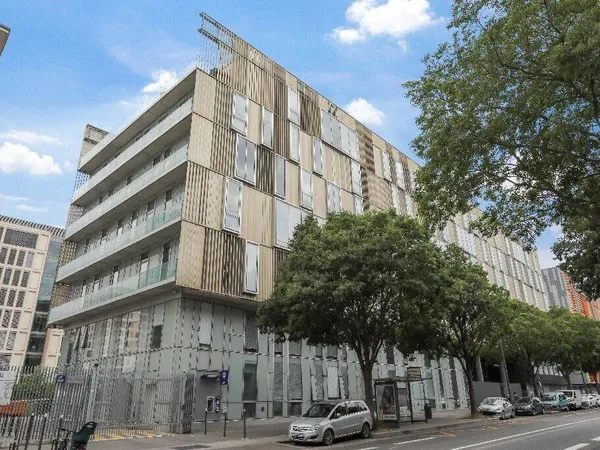 Bureau 2 pièces 1365 m² 