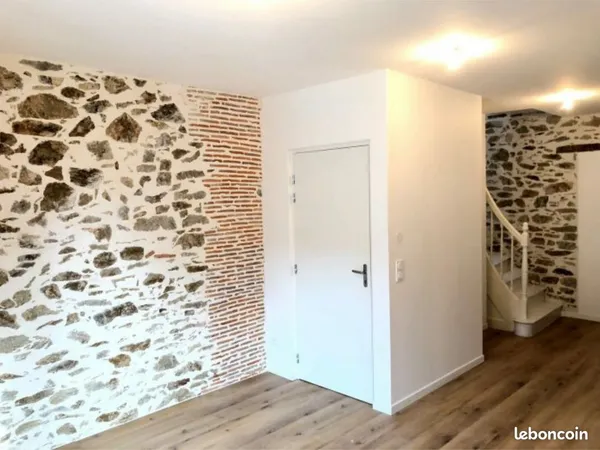 Appartement T3 duplex - St-Etienne-de-Montluc bourg 