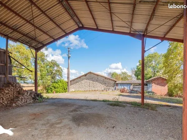 Maison 1 pièce 206 m² 