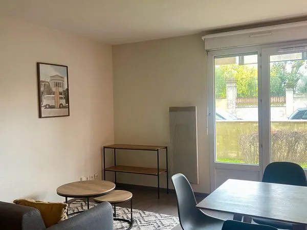 🔑 À louer - T1 meublé - 31 m² - Bordeaux Caudéran (Rez-de-chaussée + Parking) 