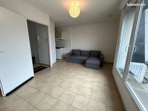 Studio 1 pièce 24 m² 