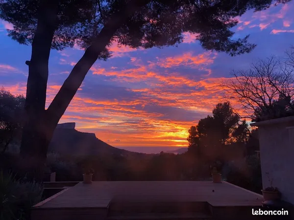 Cassis - Villa provençale avec vue mer panoramique, piscine et terrain de 5 000 m² 