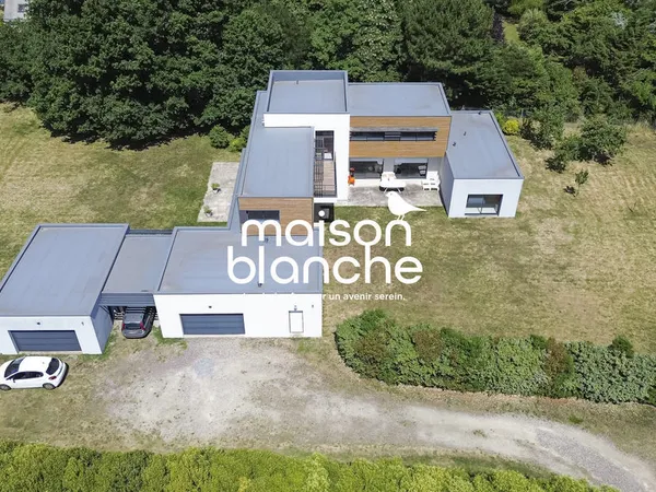 Maison 13 pièces 329 m² 