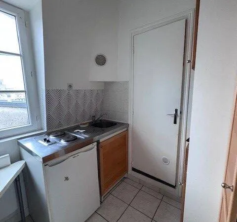 Studio 1 pièce 12 m² 
