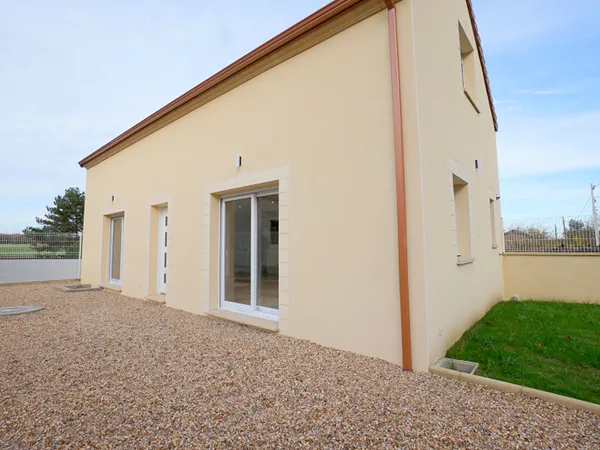 Maison rénovée à Mezieres Sur Seine 