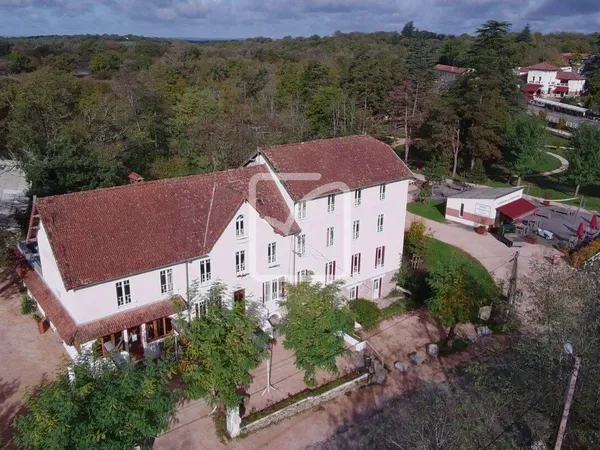 Maison 19 pièces 579 m² 