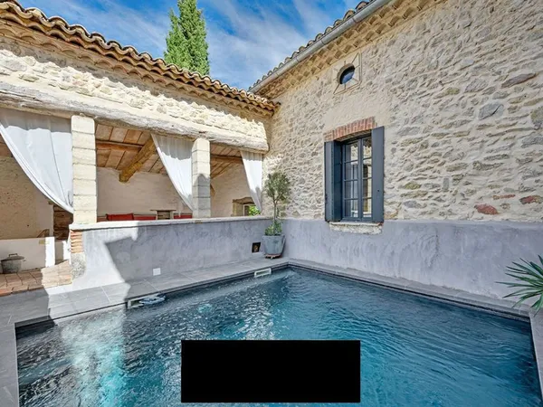 Local 10 pièces 292 m² 