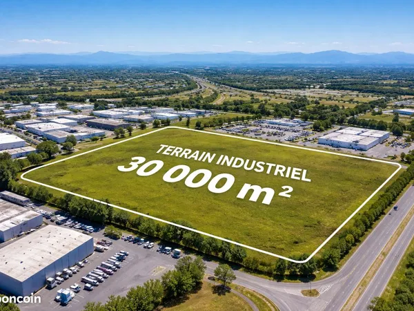 Terrain 31000 m² PAU 