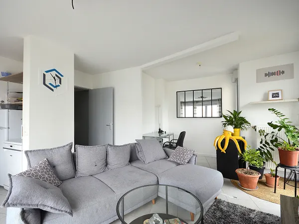 Appartement Vaulx En Velin 2 pièce(s) 1 m2 