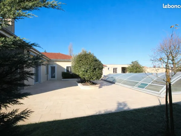Maison 7 pièces 228 m² 