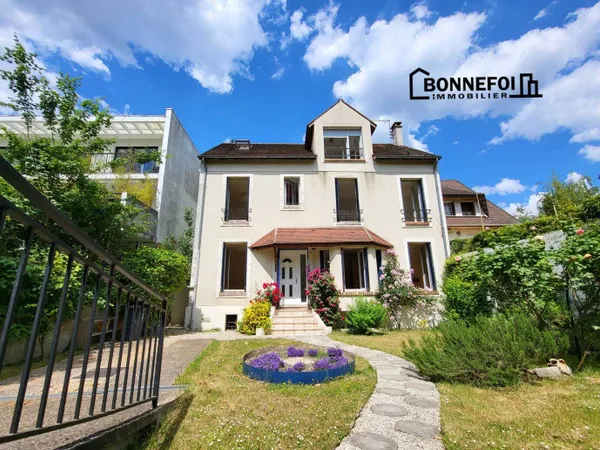 Maison 9 pièces 174 m² 