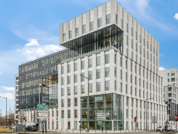 Bureau 2357 m² 