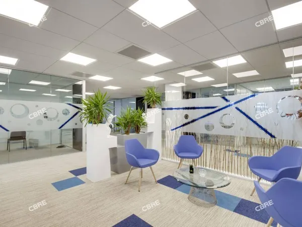 Bureau 1930 m² 