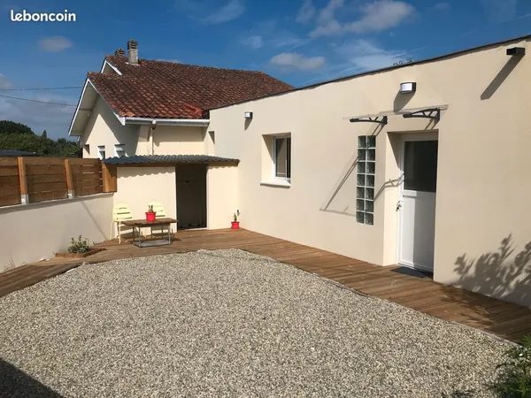 Maison Location Carignan-de-Bordeaux 2p 40m² 800€