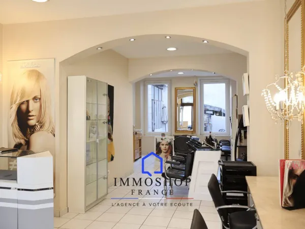 Boutique 1 pièce 75 m² 