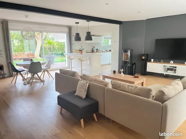 Maison familiale rénovée - Résidence avec piscine 