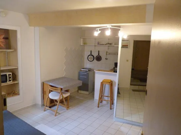 Studio 1 pièce 18 m² 