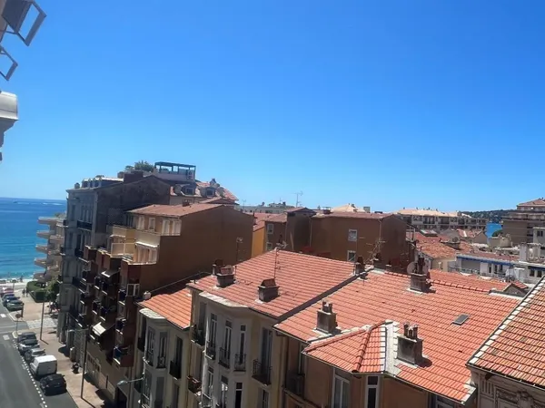 EN EXCLUSIVITE- CENTRE MENTON- Bourgeois de 105m2 de 4/5 Piè 