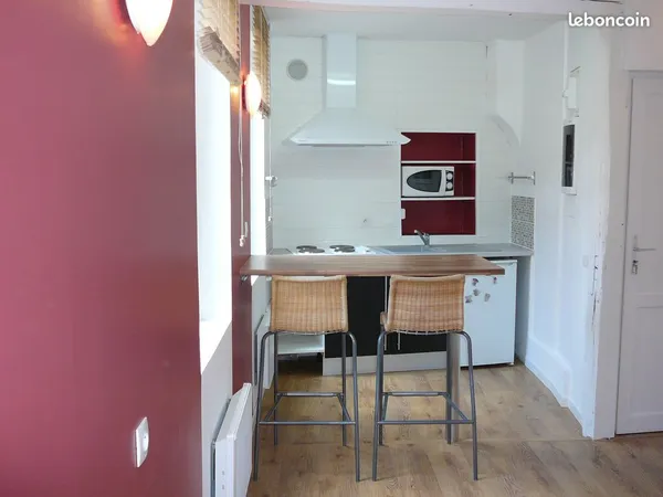 Appartement F2 dans cour intérieure sécurisée 
