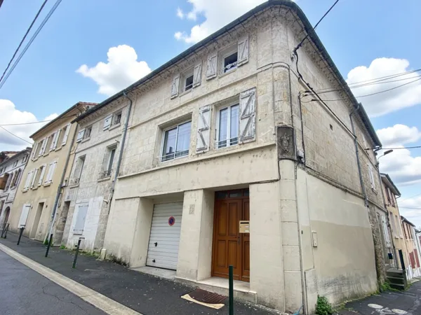 ANGOULEME Maison d'habitation rénovée idéale pour pied à ter 