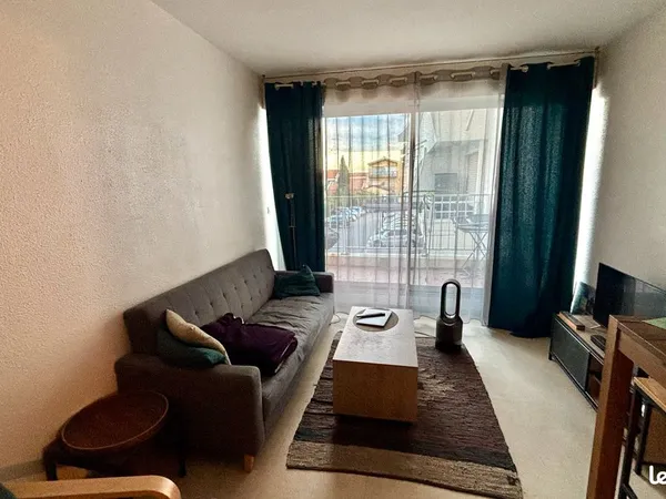 Location vide à l'année - carnon - studio climatisé avec terrasse 