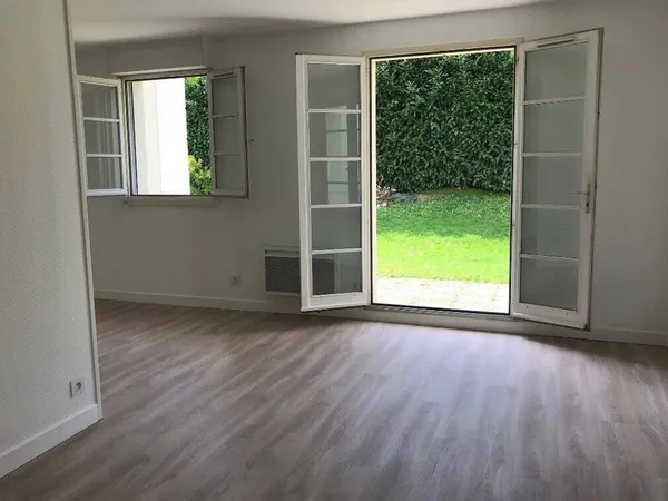 Studio 1 pièce 35 m² 