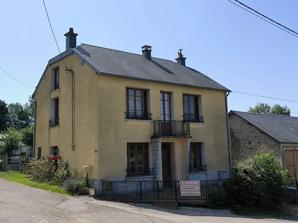 MAISON 4 CHAMBRES PROCHE DES LACS 