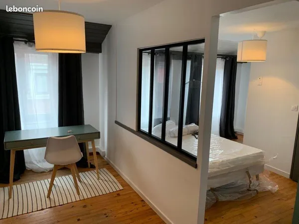 Chambre 23 m2 sdb et wc privatifs 
