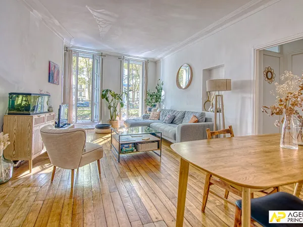 Versailles Notre-Dame Appartement 4 pièces 83.5 m² avec terrasse situé au 1er étage 